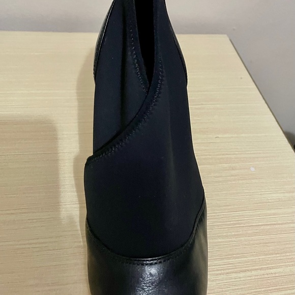 BCBGeneration ‘Cloie’ Black Leather PointyToe Boot - Picture 4 of 6